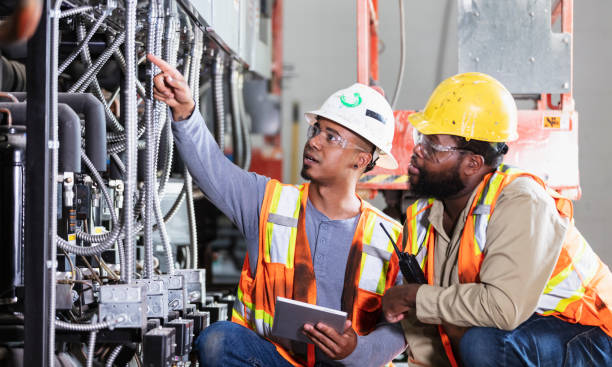 Best Electrical Contractors for Businesses  in Nevada, MO